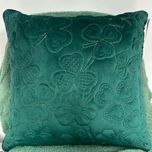 Cupcakes and Cashmere ☘️ Shamrock St. Patrick’s Day Pillow ☘️ Green NEW